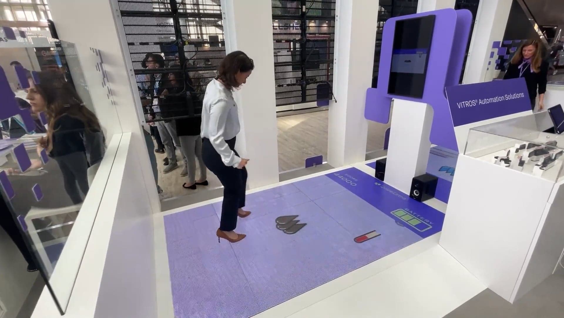 Il gioco si fa con i piedi: un pavimento LED interattivo